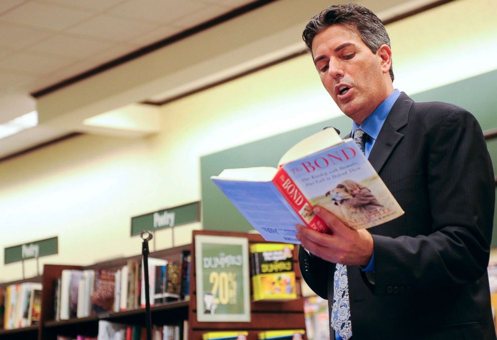 PHOTO: Wayne Pacelle reads excerpts of his new book "The Bond: Our Kinship with Animals, Our Call to Defend Them" on July 19, 2011, in Alexandria, Va. 