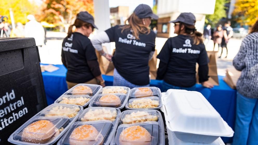 PHOTO: Volunteers of the World Central Kitchen hand out free meals in Washington, October 27, 2025.