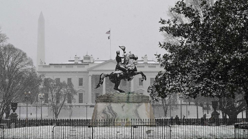 Late winter storm brings snow, freezing temperatures to East Coast ...