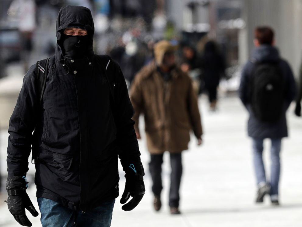 PHOTO: A man is bundled up against Chicago's cold, in downtown Chicago, Jan. 27, 2019.