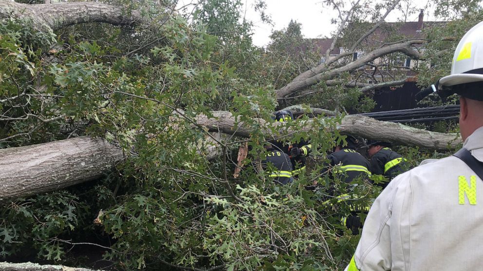 Over 500000 Without Power As Noreaster Bashes New England Abc News 0860