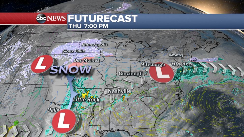 PHOTO: Thursday evening snow in the Midwest and rain in the South.
