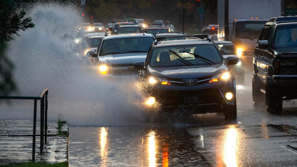 Atmospheric river threatening West Coast with floods, heavy rain - Good ...