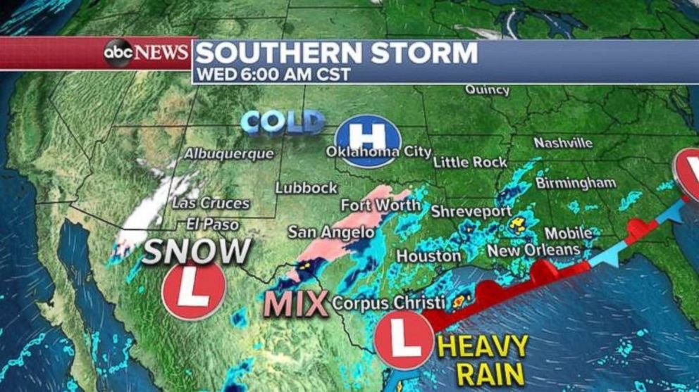 PHOTO: Rain is falling in eastern Texas while a rain and snow mix is likely farther west.