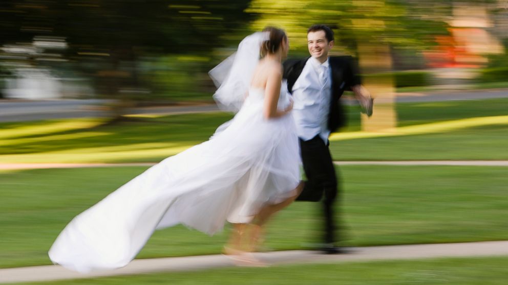 Tardy wedding guests call 911 for a police escort ABC News