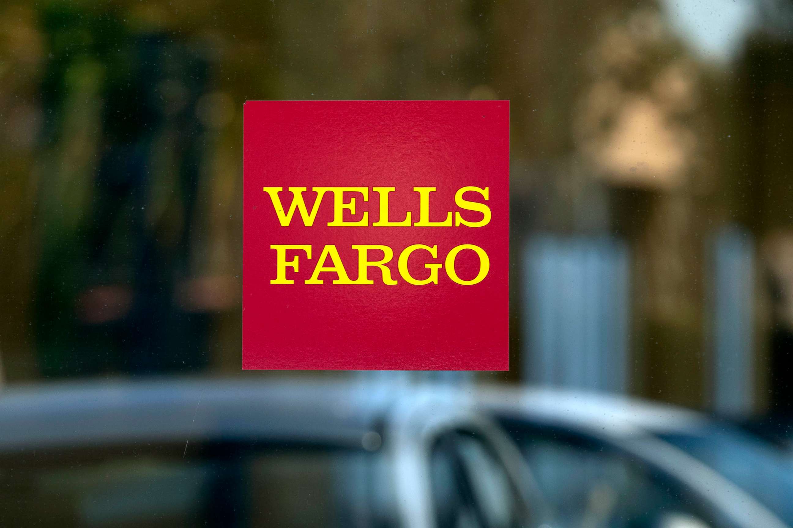 PHOTO: A Wells Fargo Bank logo is seen in Los Angeles. 