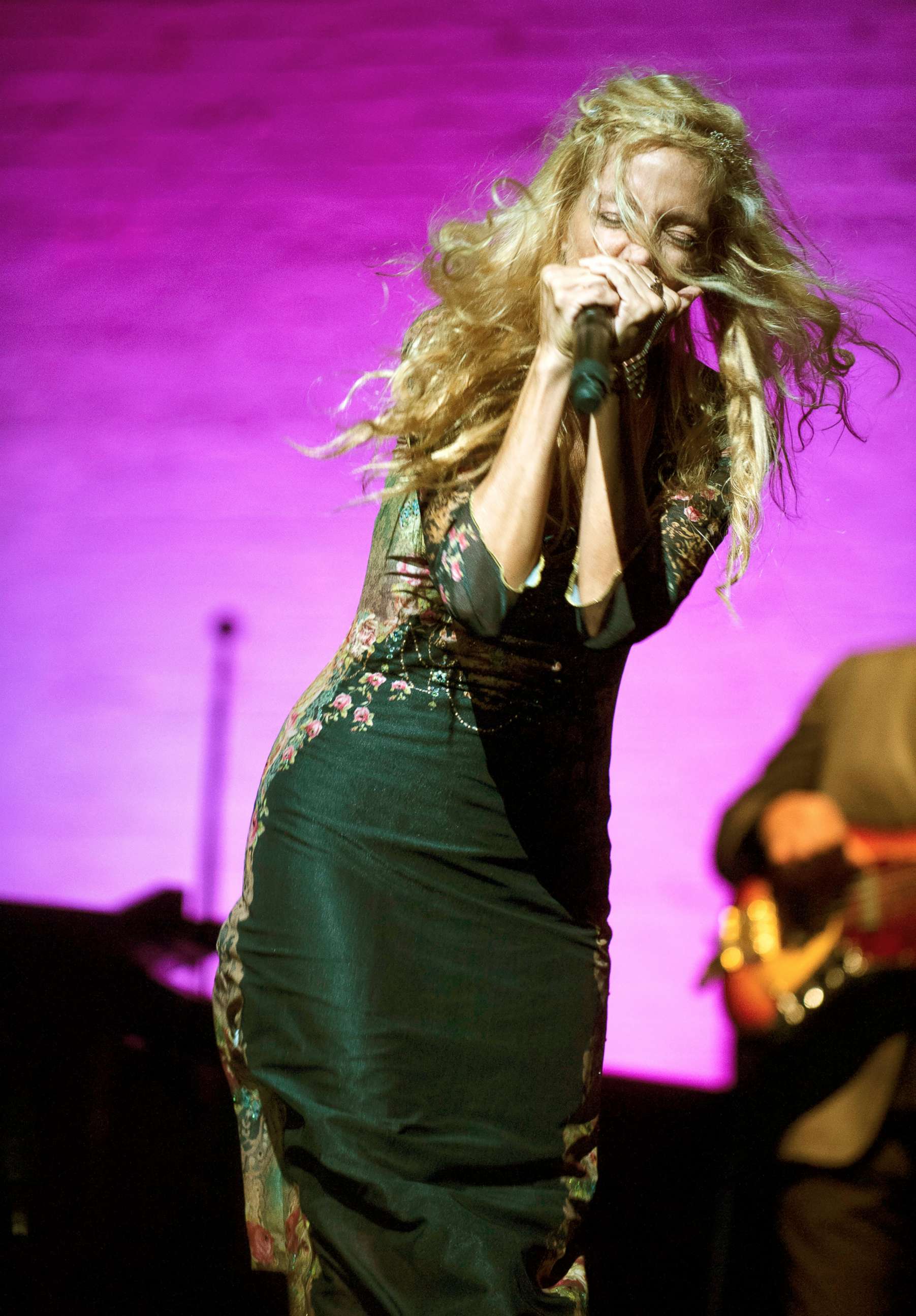 PHOTO: Wendy Oxenhorn performs at Apollo Theater in New York.