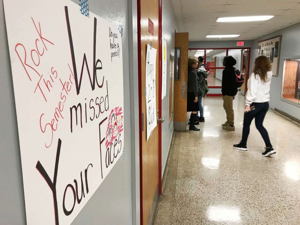 PHOTO: Students arrive as classes resume on March 7, 2018, in Charleston, W.Va.