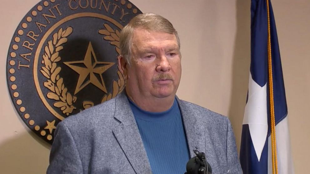 PHOTO: Sheriff Dee Anderson of Tarrant County, Texas, speaks about the arrest of Ethan Couch at a press conference on Dec. 29, 2015.