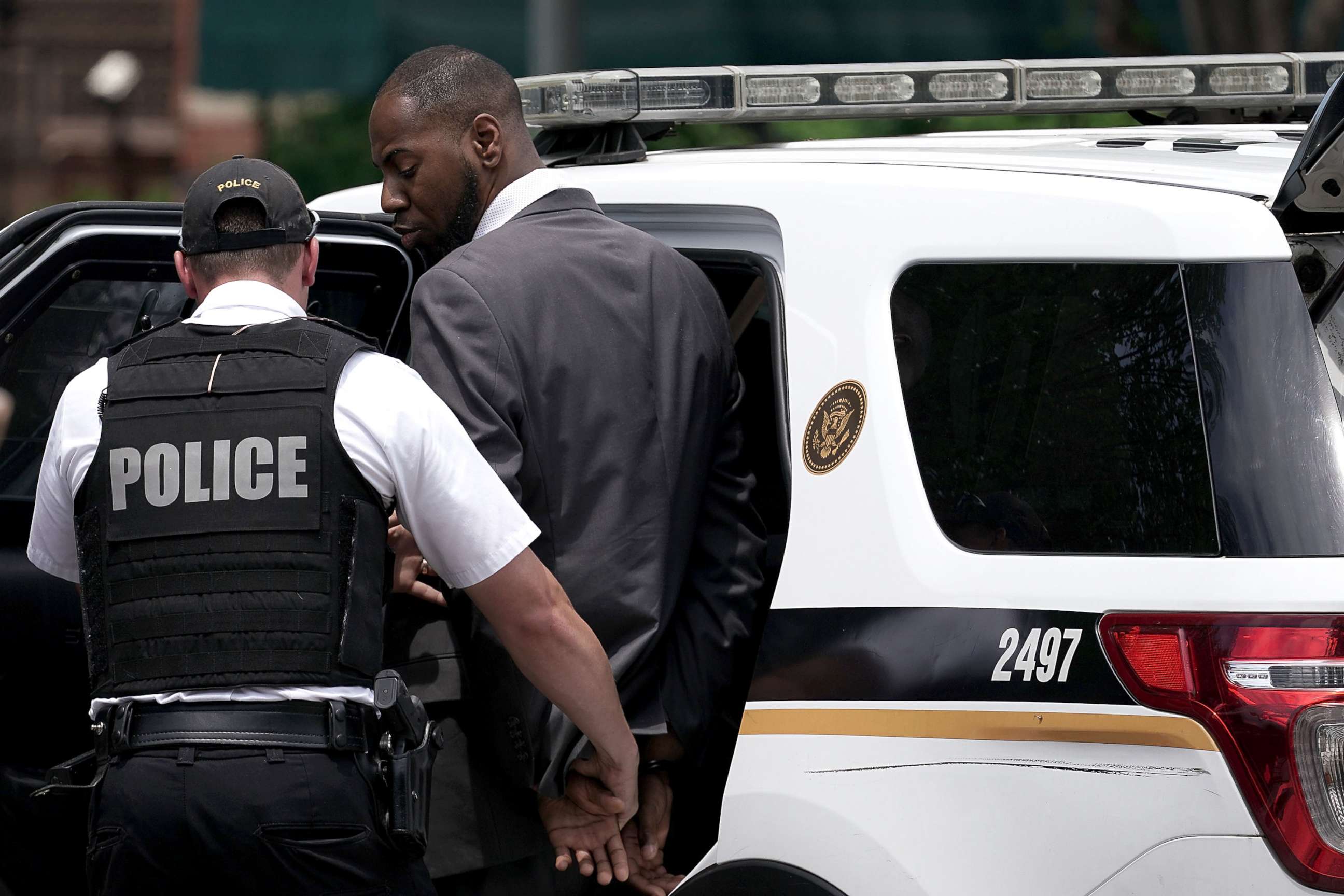PHOTO: Martese Edwards, 29, is arrested by members of U.S. Secret Service Uniform Division outside the White House June 5, 2018 in Washington, D.C.