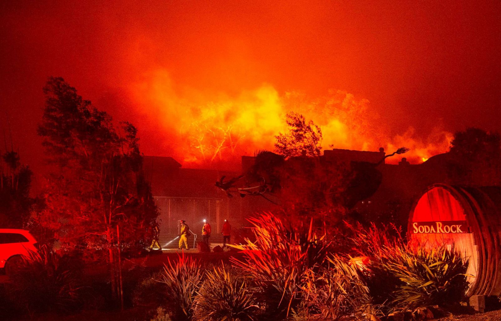 California Fires Rage Through Homes Hills Photos Abc News