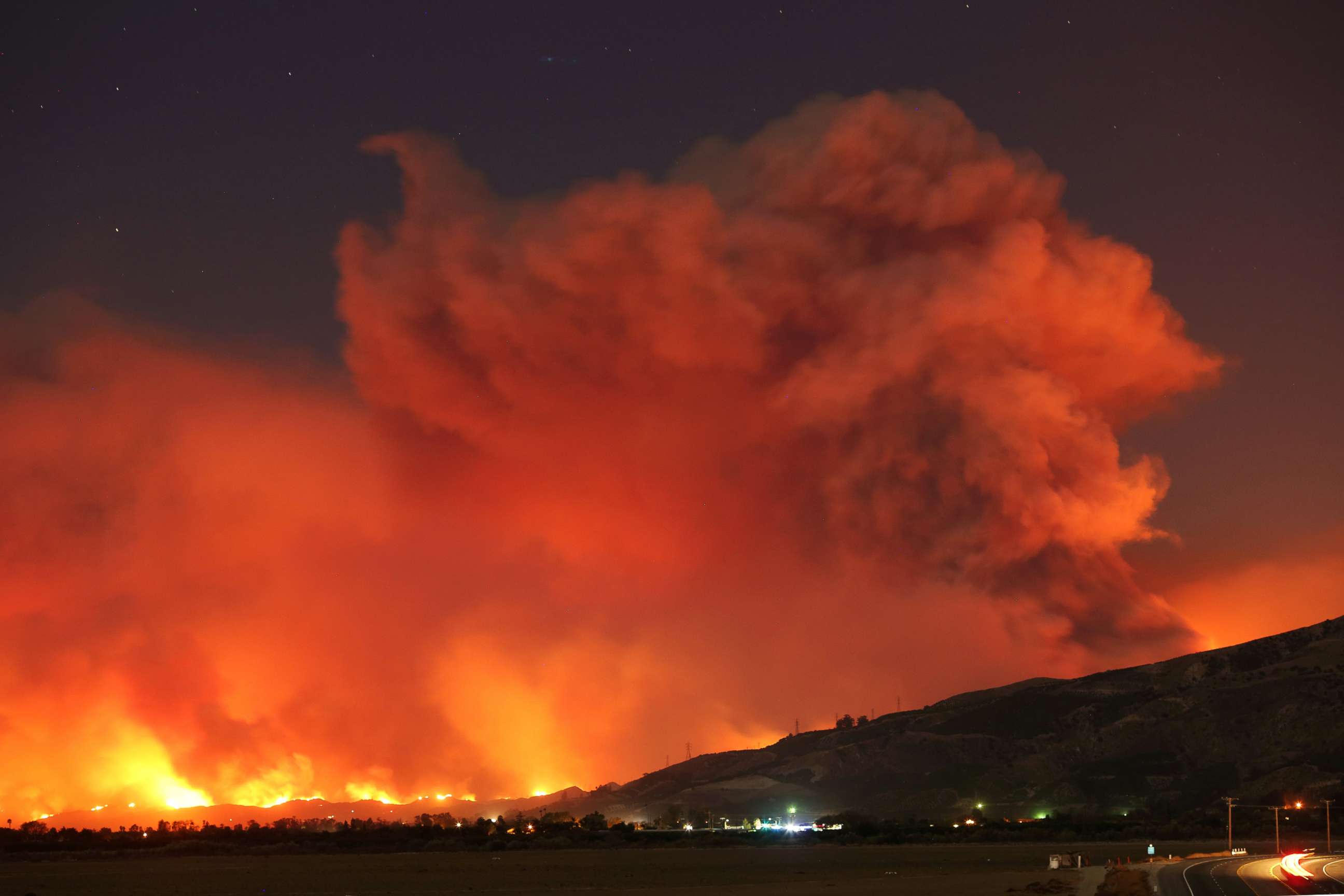 PHOTO: Smoke rises from the 'Thomas Fire'  as it spreads over thousands of acres near Santa Paula, Calif., Dec. 4, 2017.   