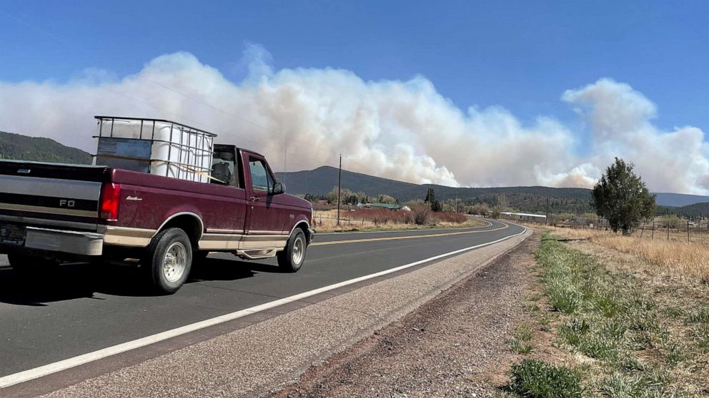 Rapid growth of New Mexico wildfire prompts new evacuation orders - ABC ...