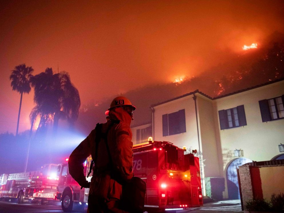 Thousands forced to flee as Getty Fire threatens Los Angeles ABC News