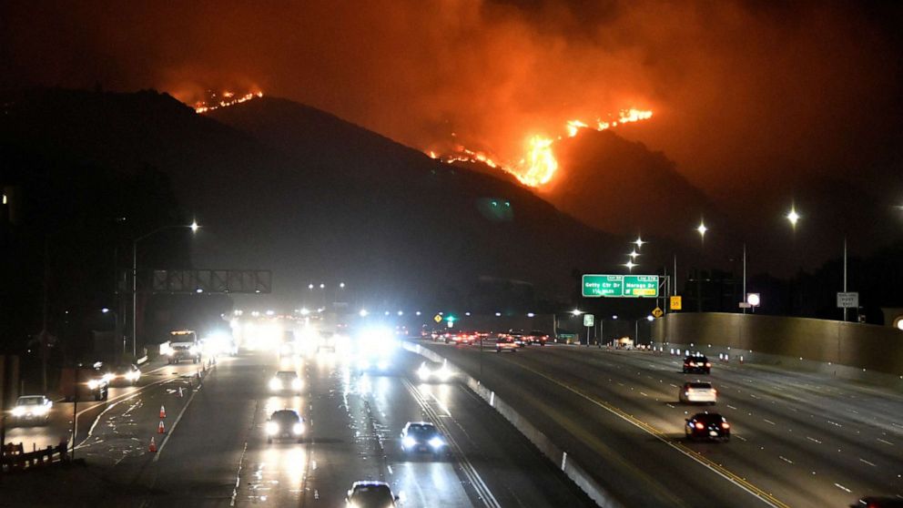 PHOTO: The Getty Fire burns next to the 405 freeway in the hills of West Los Angeles, Calif. Oct. 28, 2019.   
