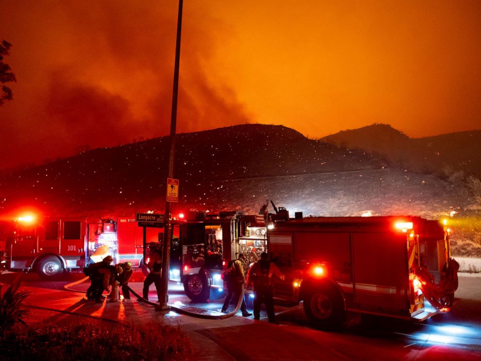 Active Southern California Wildfires Turn Deadly, Force 100,000 To ...