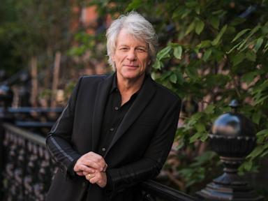 Jon Bon Jovi helps talk woman down from ledge on Nashville bridge