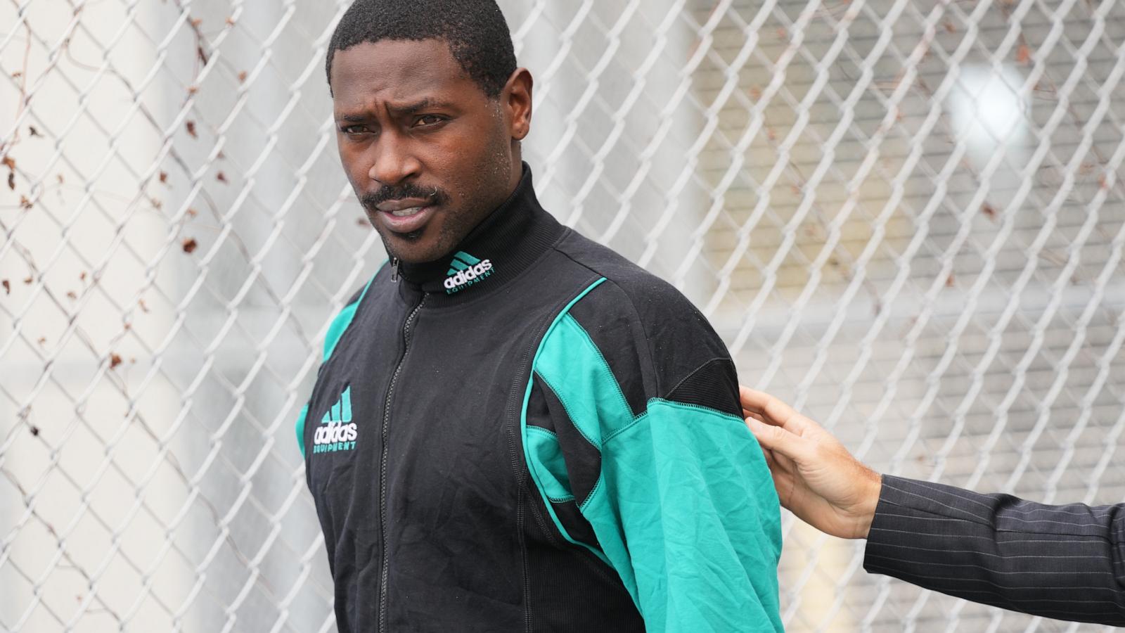 Ex-NFL star Antonio Brown to accept plea deal on attempted murder charge, lawyer says
