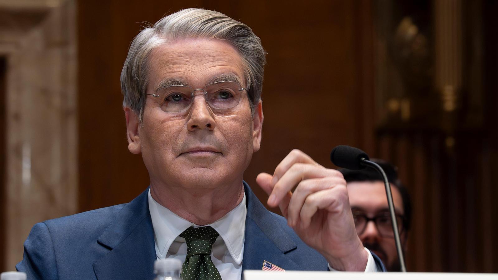 US imposes sanctions on a China-based oil refinery and 40 shippers over Iranian oil