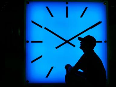 Daylight saving time ends next weekend. This is how to prepare for the potential health effects