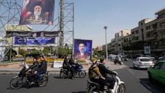  Pakistani army chief visits Tehran in bid to broker renewed talks between US and Iran