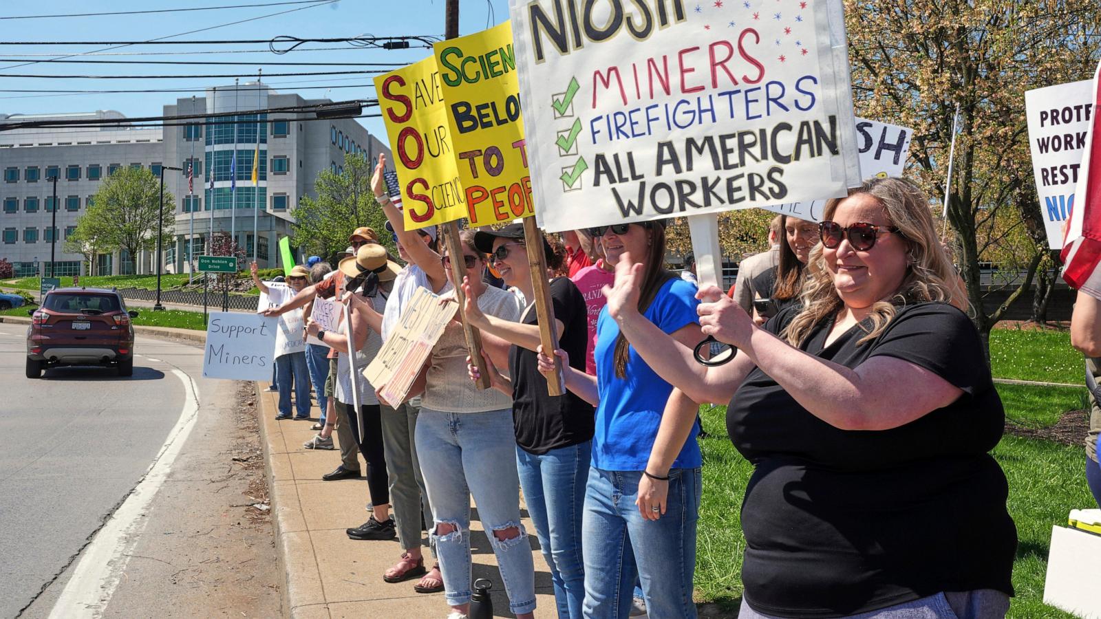 Judge orders restoration of jobs in health program for West Virginia coal miners