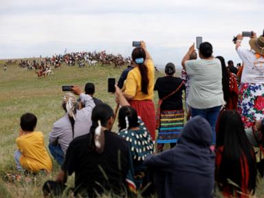 Native Americans commemorate victory at Little Bighorn with horse races, dance, song