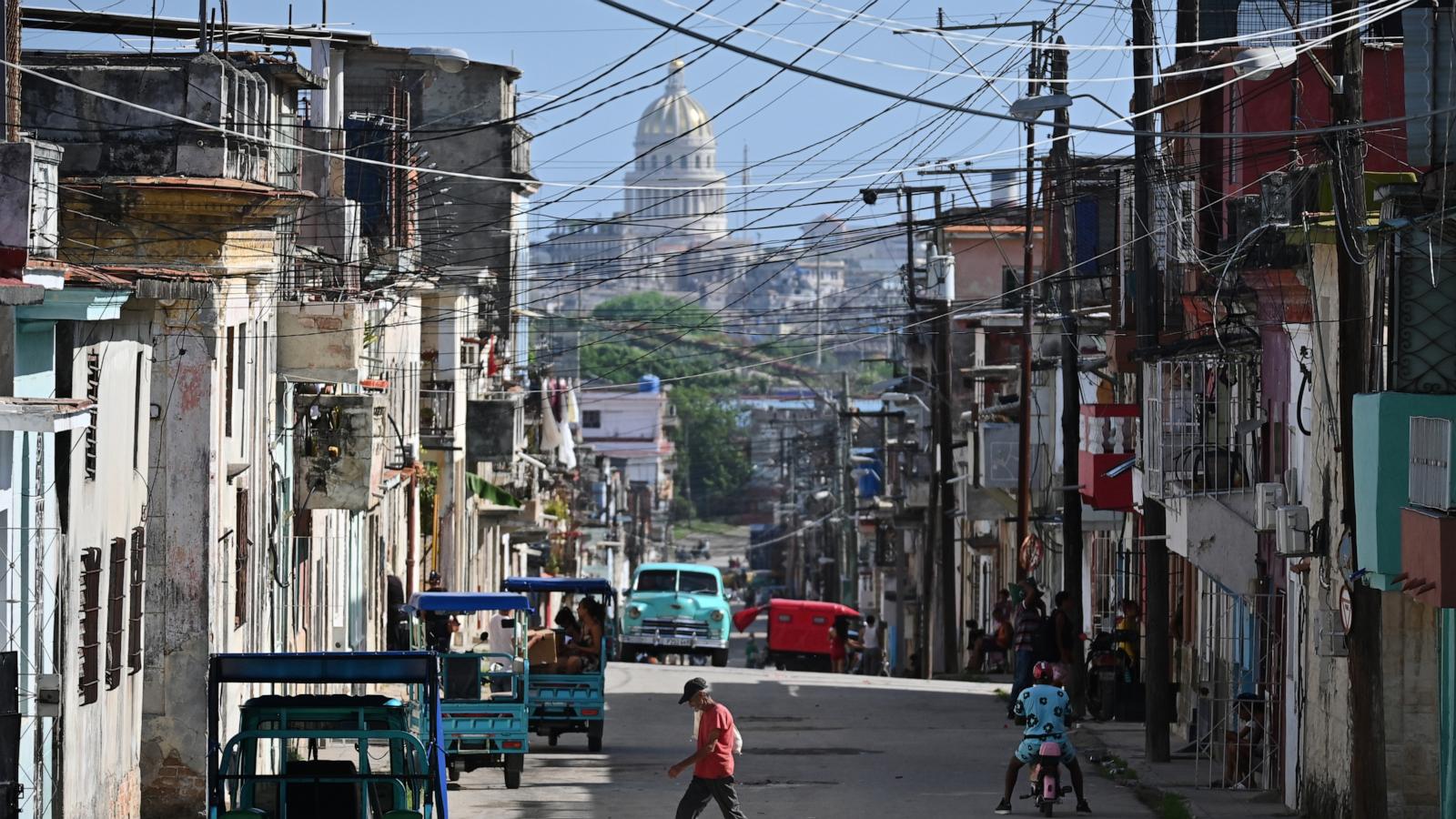 US commander meets with Cuban military officials