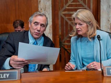 Republican resistance to Iran war grows in the Senate as Murkowski flips