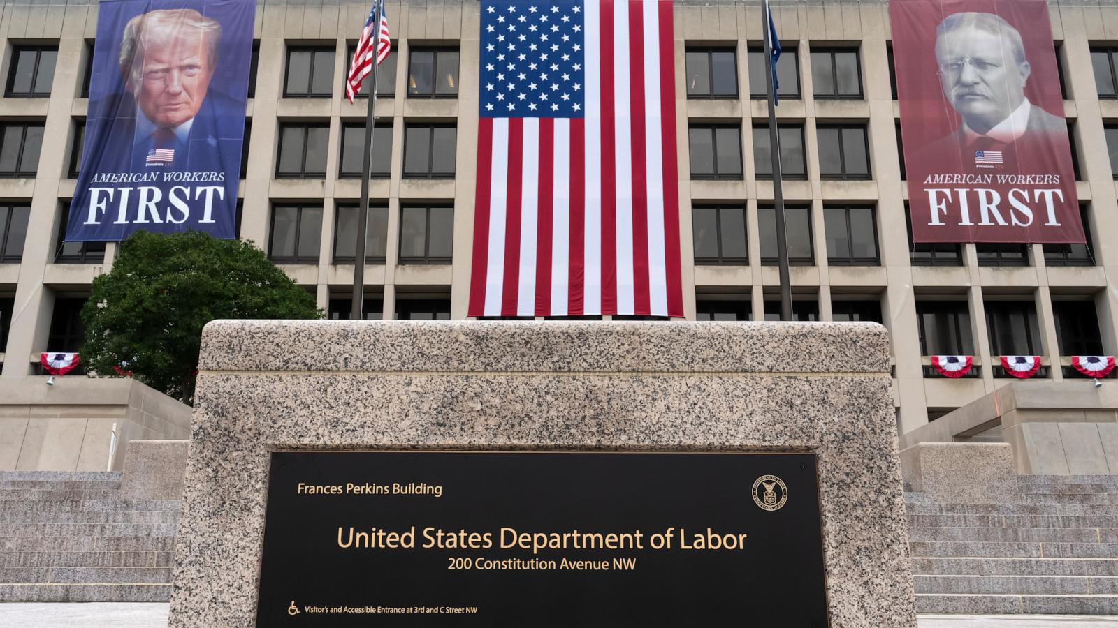 US unemployment claims dip to 206,000 as layoffs continue to remain rare