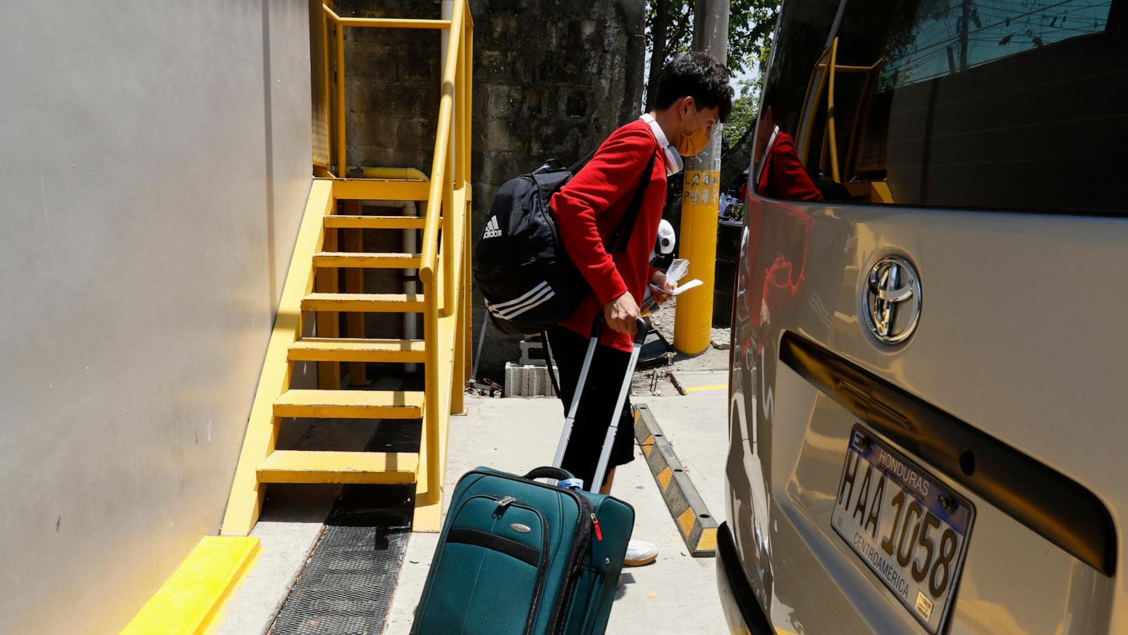 US sends 68 migrants back to Honduras and Colombia in first voluntary deportation