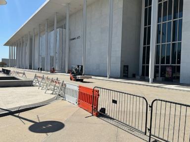 Fencing goes up around the main Kennedy Center building after Trump-aligned board votes to close it