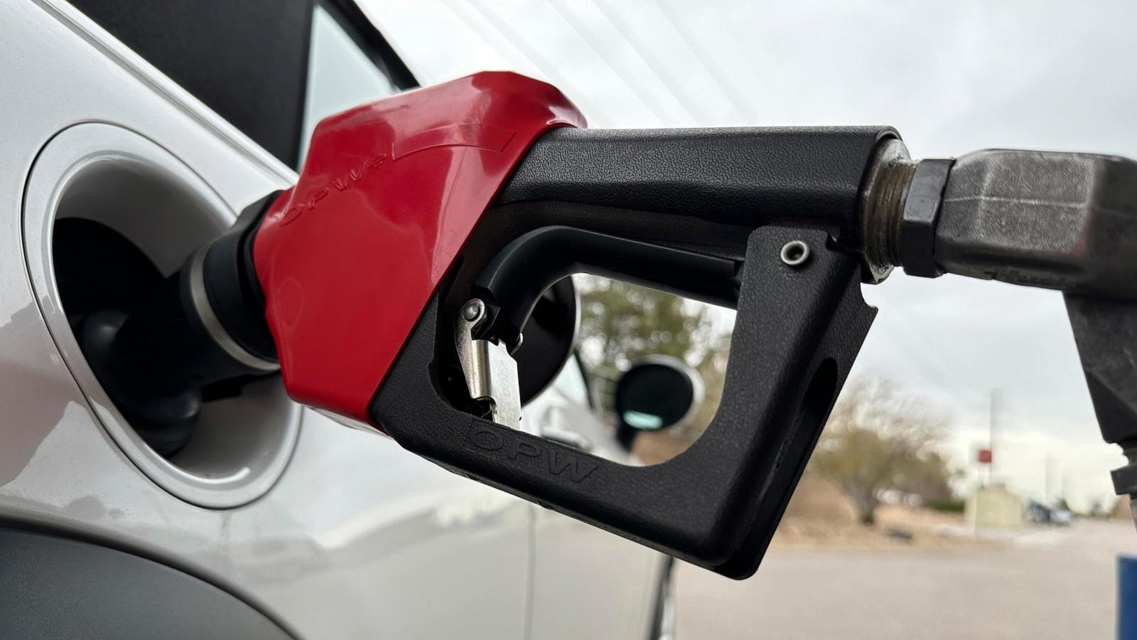 US wholesale prices dropped 0.5% last month despite President Trump’s tariffs