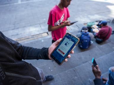 Homeland Security overhauls asylum phone app — now it's for 'self-deportation'