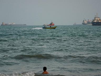 Iran claims strike on US ship in Strait of Hormuz as fighting escalates