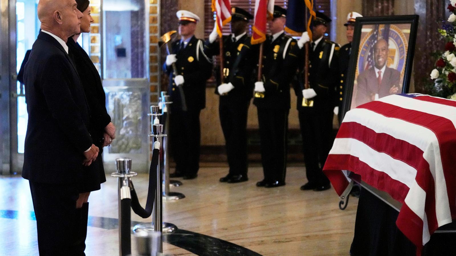 Houston pays tribute to the late US Rep. Sylvester Turner as he lies in state