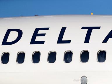 Delta pilot reports a close encounter with a July Fourth firework before landing in Chicago