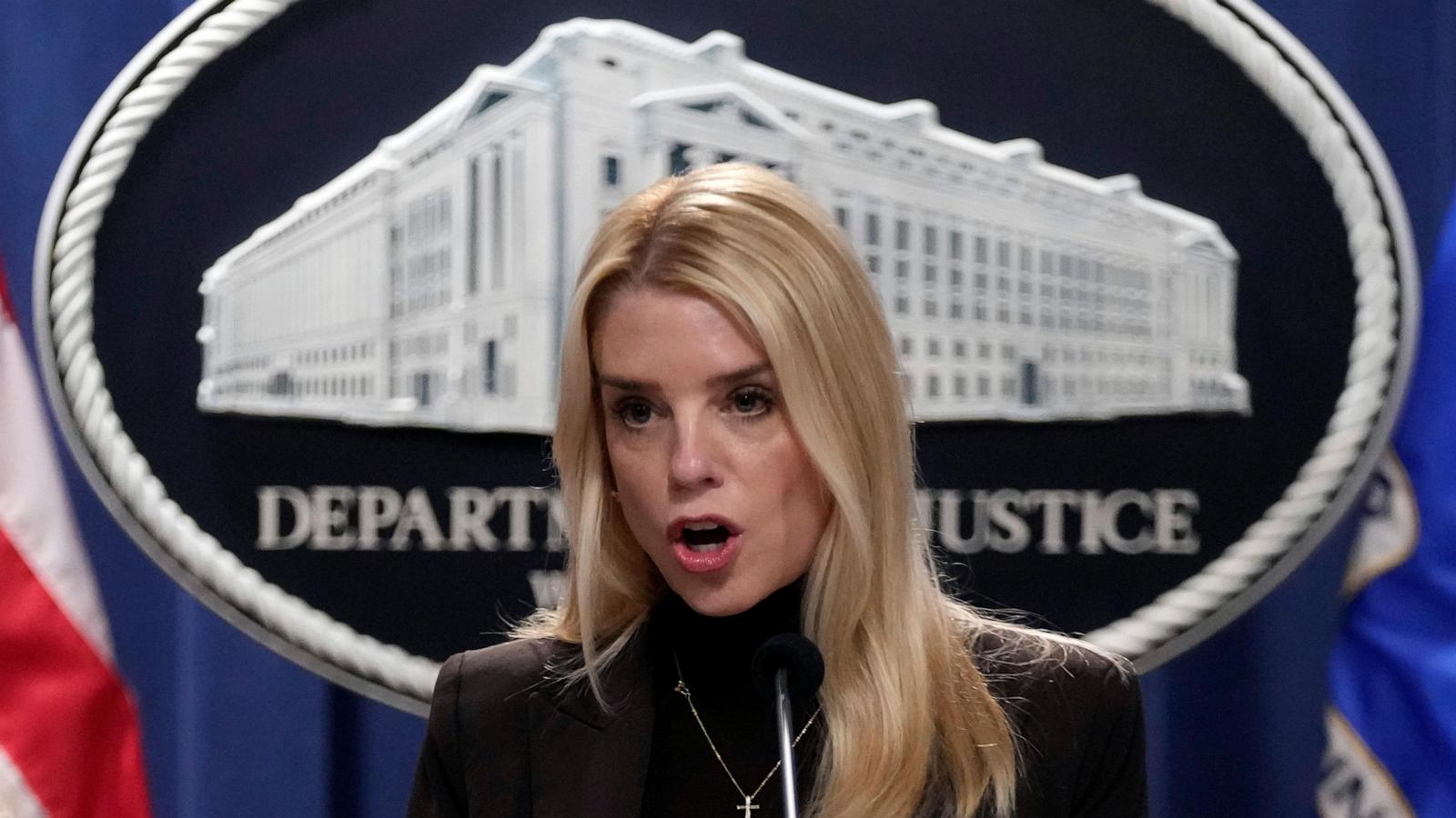 Former DC police officer sentenced to 18 months for lying about leaking info to Proud Boys leader