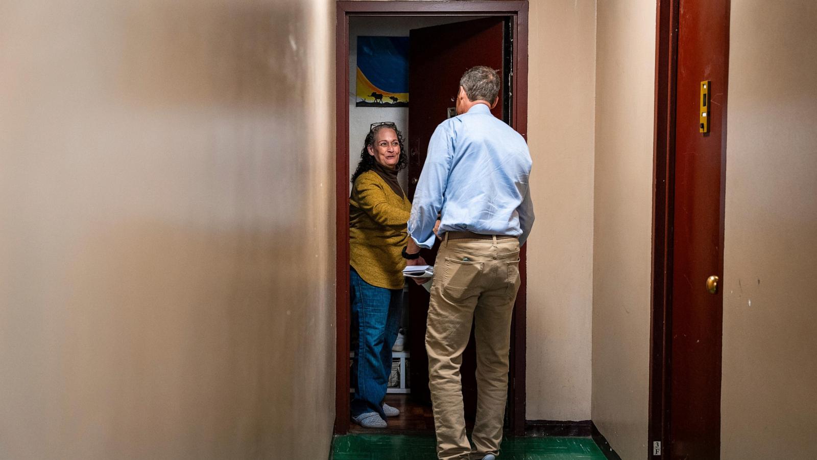 Who’s that knocking at your door? It’s Anthony Weiner on a comeback tour