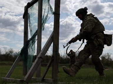Supporters of bill to aid Ukraine and sanction Russia hit number to force House vote