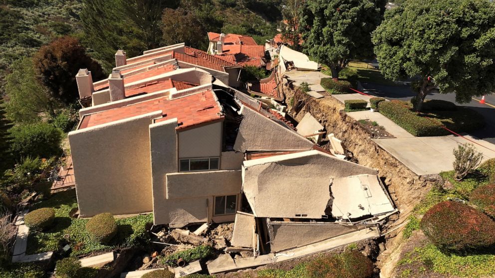 12 homes torn apart by landslide on Southern California’s Palos Verdes Peninsula