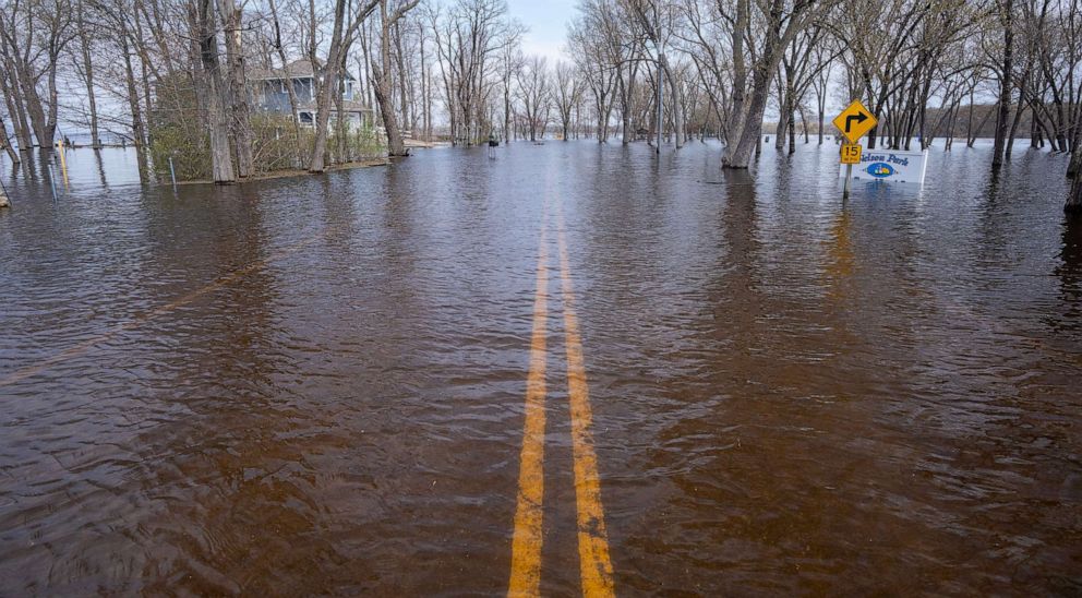 Flood threat continues from swelling Mississippi River ABC News