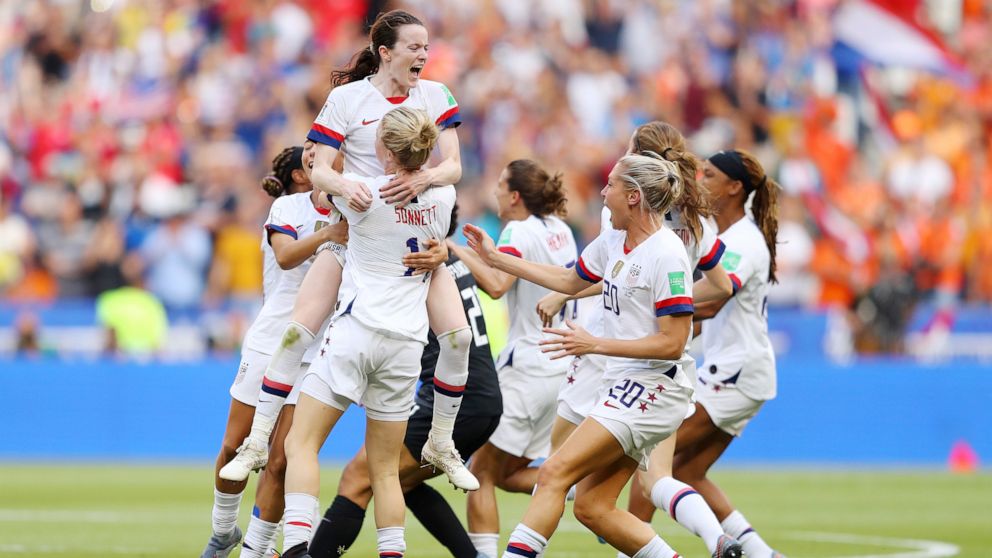 VIDEO: US women's soccer team gets ready for World Cup finals  