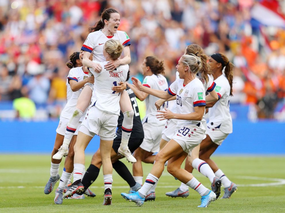 Us Vs Netherlands In World Cup Final Us Up On Rapinoe Penalty Kick After Half Abc News 