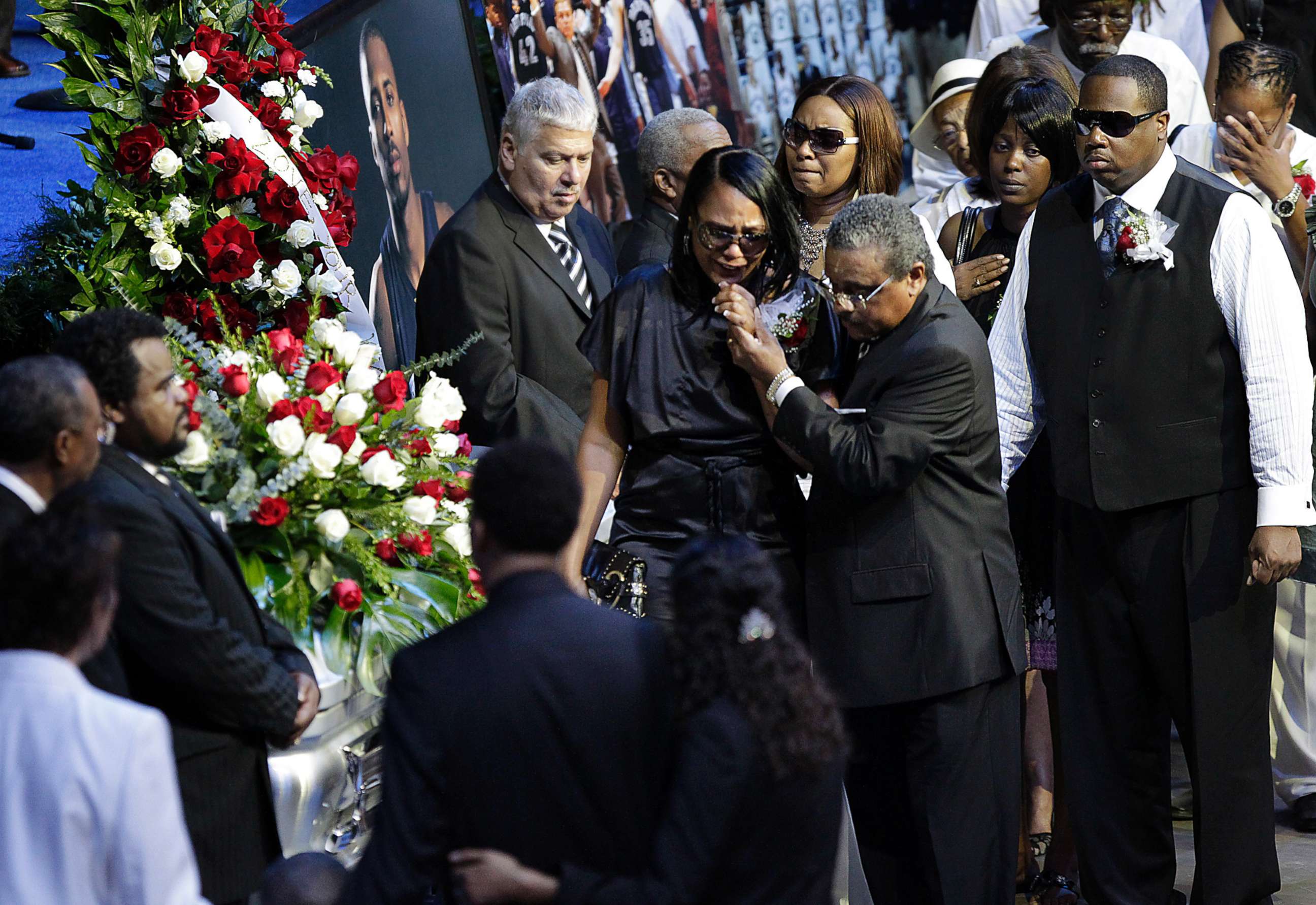 PHOTO: In this Aug. 4, 2010, file photo, Sherra Wright, the ex-wife of slain NBA basketball player Lorenzen Wright, grieves at the casket of Lorenzen Wright during a memorial service at the FedExForum in Memphis, Tenn. 