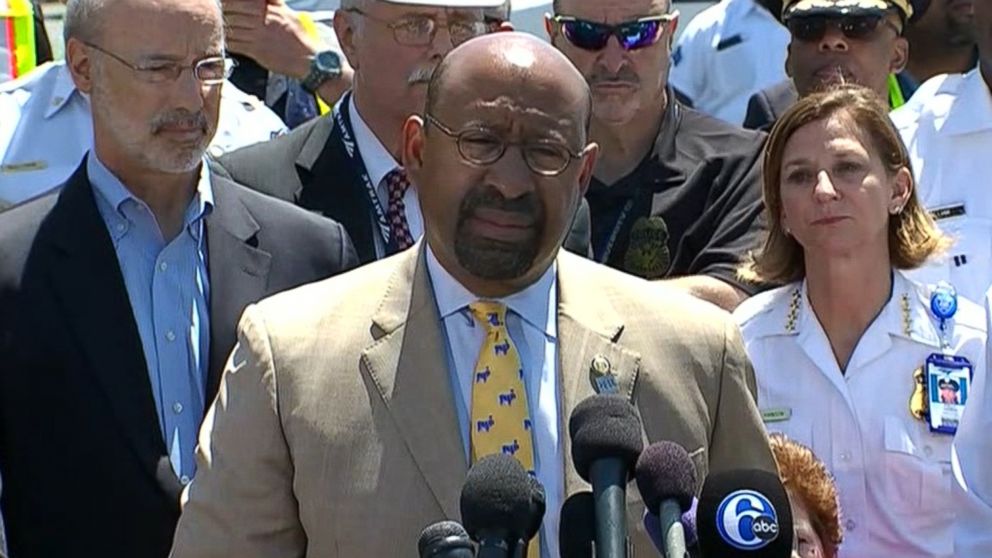 PHOTO: Philadelphia Mayor Michael Nutter speaks to the press about the deadly Amtrak train accident that occurred earlier in the week, May 14, 2015.