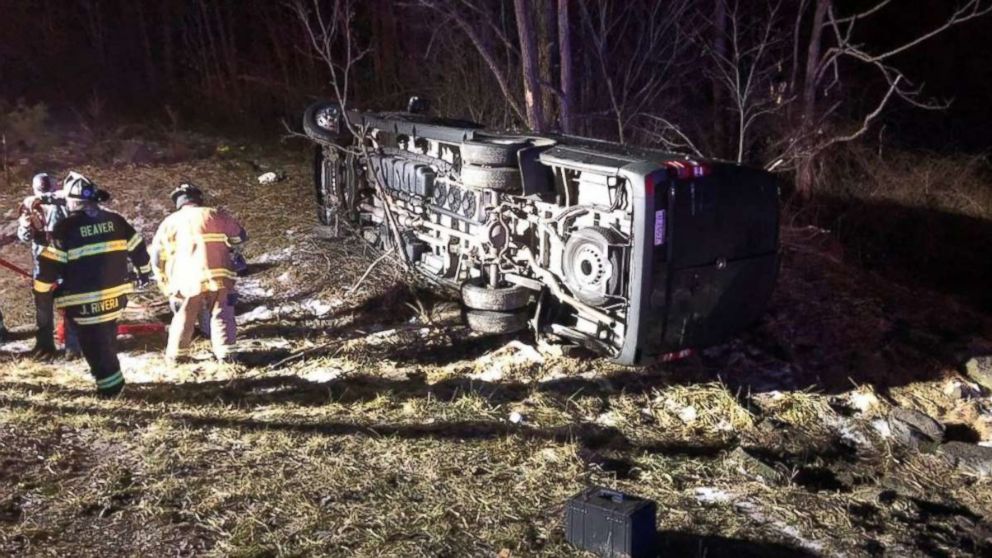 14 injured when bus carrying girls' basketball team crashes in West ...