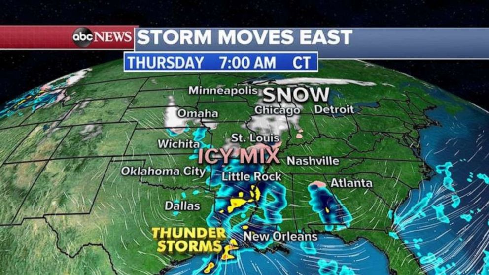 PHOTO: Storm moves east