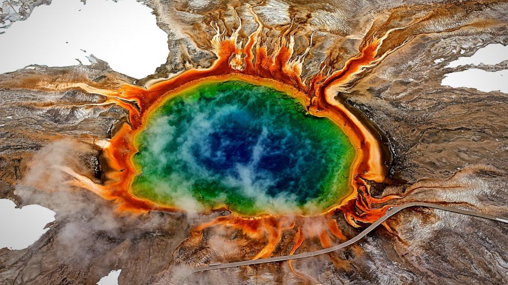 Photo : Grande source prismatique dans le parc national de Yellowstone.