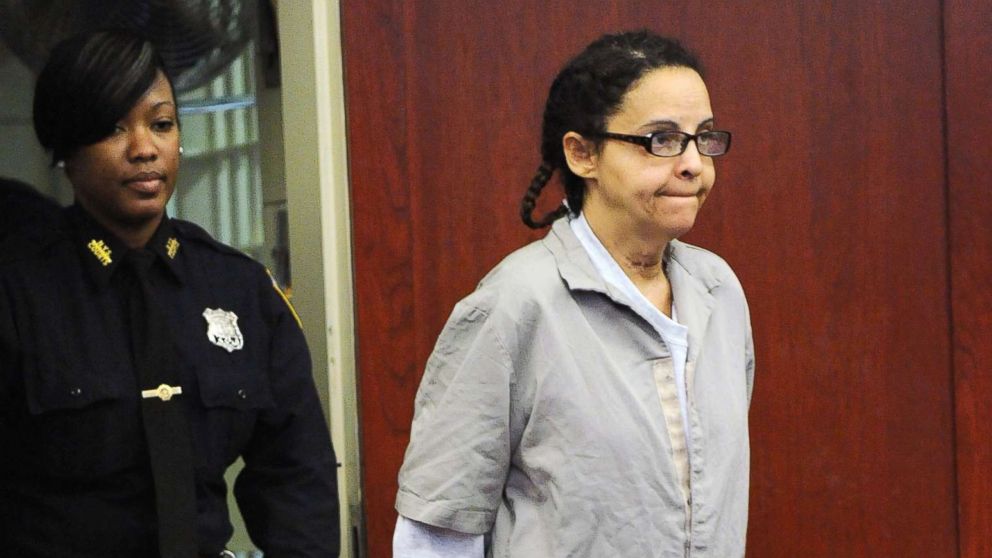 PHOTO: Nanny Yoselyn Ortega walks into the courtroom in Manhattan Criminal Court in this March 8, 2013 file photo during her first court appearance.